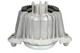 ENGINE MOUNT 212 RH USED  كرسي مكينة مستعمل يمين